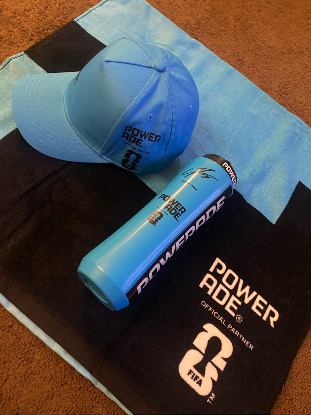 Exlusive official fifa powerade towel, hat, water bottle